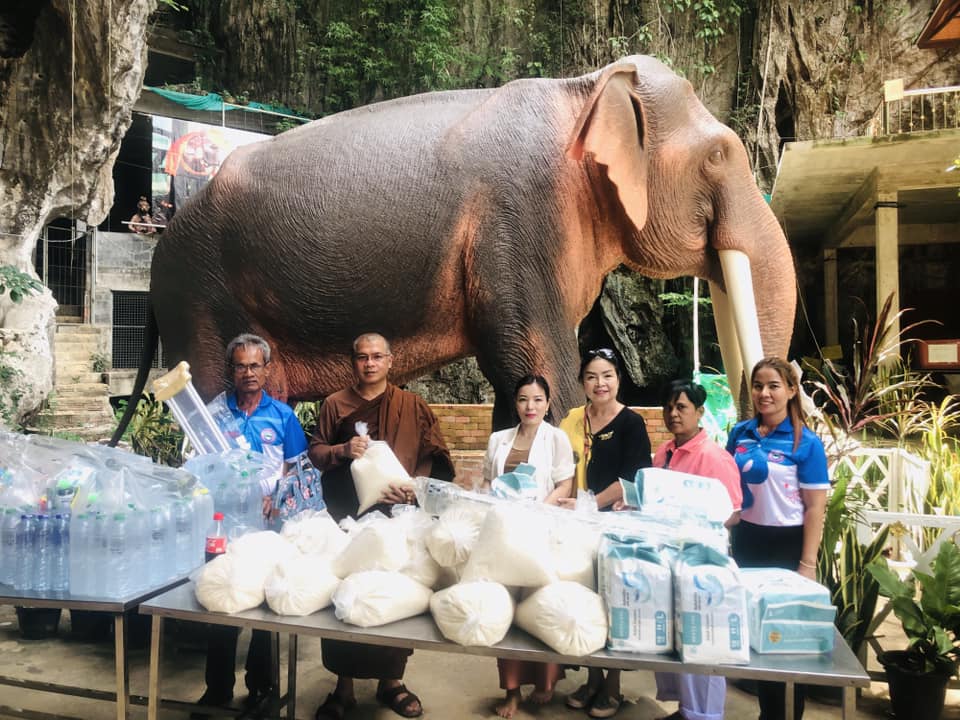 โครงการ ”พระเยี่ยมโยม” เพื่อพัฒนาคุณภาพชีวิตประชาชนตำบลดินแดง