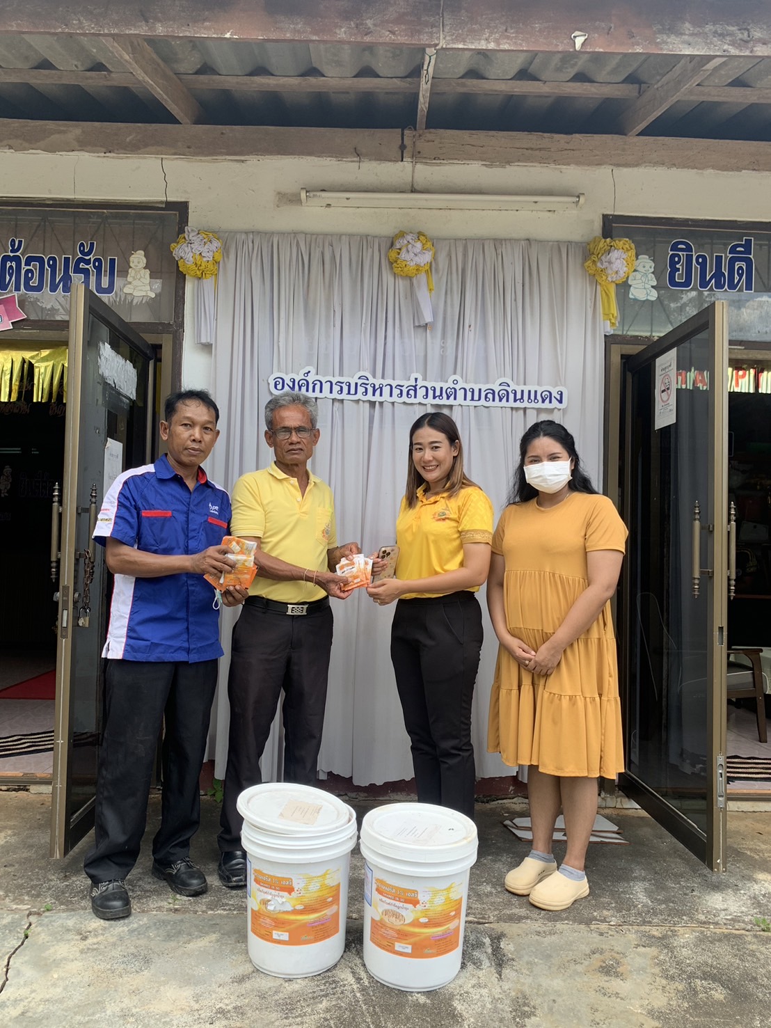 ส่งมอบ​ทรายกำจัดลูกน้ำยุงลาย