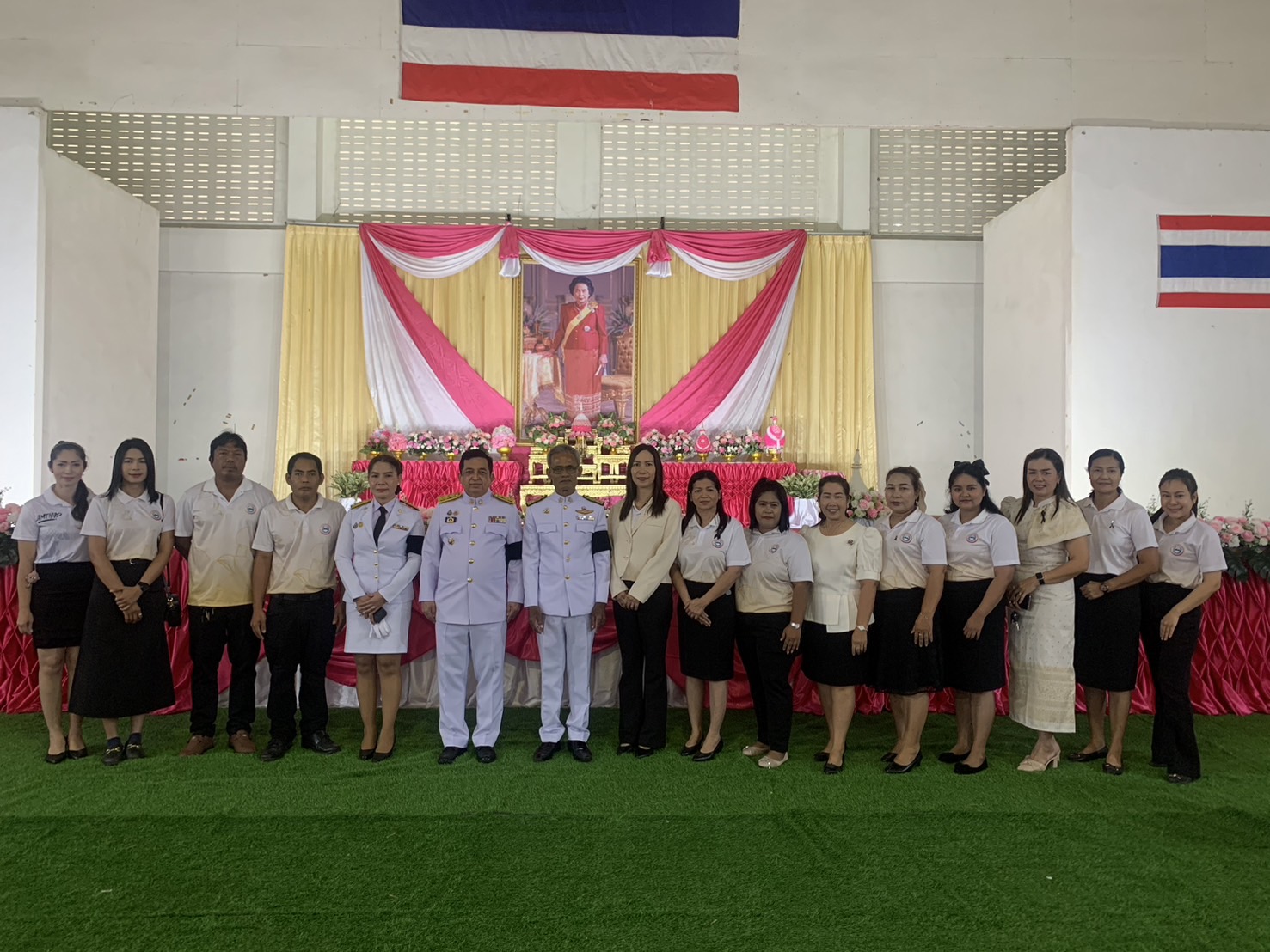 องค์การบริหารส่วนตำบลดินแดง  เข้าร่วมพิธีถวายพานพุ่มดอกไม้ถวายสักการะ เฉลิมพระเกียรติสมเด็จพระเจ้าภคินีเธอ เจ้าฟ้ารัตนสุดา สิริโสภาพัณณวดี เนื่องในโอกาส วันคล้ายวันประสูติครบ 100 ปี