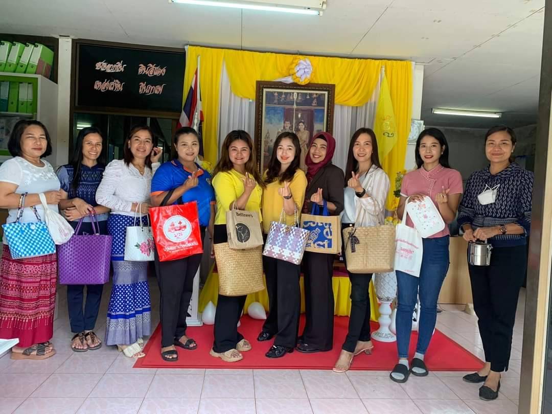 รณรงค์การใช้ตะกร้า ถุงผ้า ปิ่นโต ภาชนะ หรือบรรจุภัณฑ์ที่เป็นมิตรกับสิ่งแวดล้อม